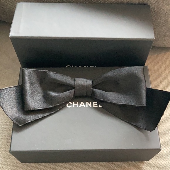 CHANEL Vintage Brooch/Pin Made in France - Picture 6 of 16